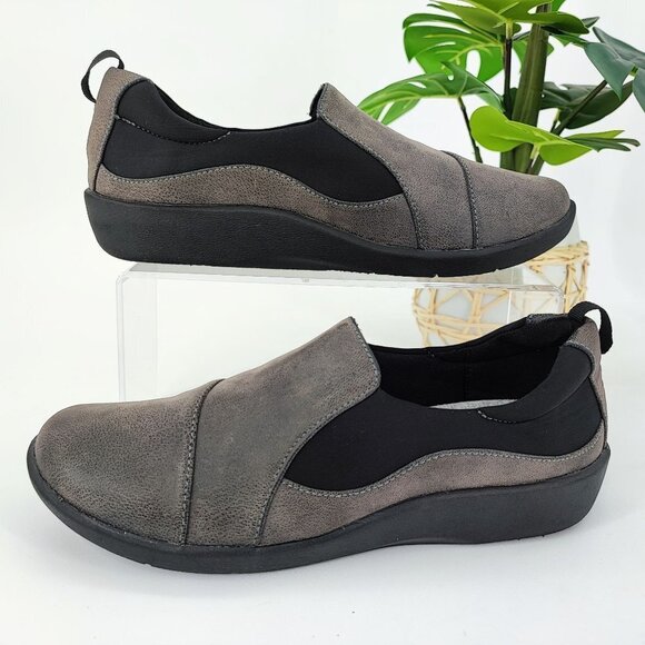 Cloudsteppers by Clarks Women's Dark Gray Suede Sneaker Size 7.5 - Picture 1 of 7